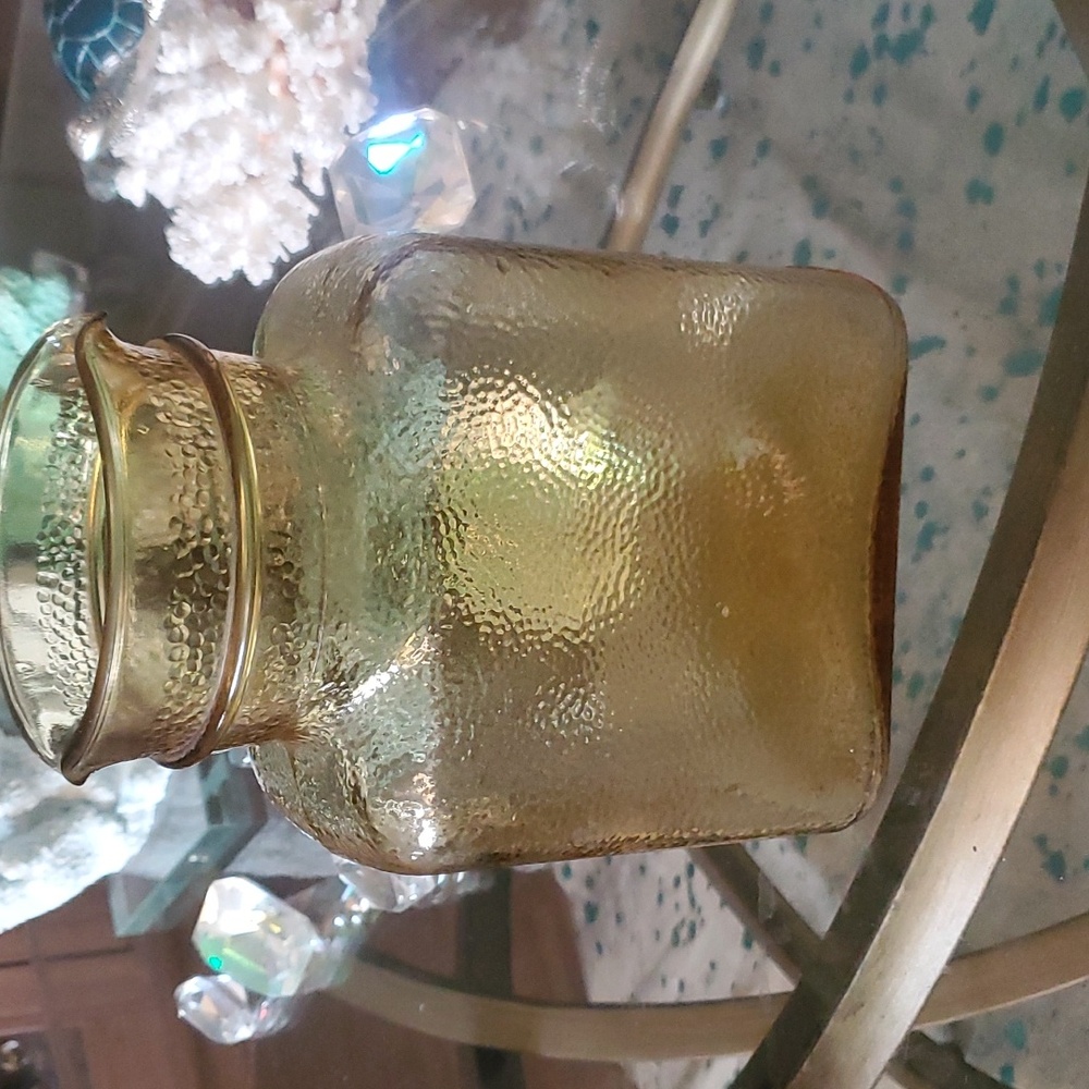 AMBER GLASS